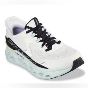 Skechers Hands Free Slip-Ins: Glide-Step Altus Sneaker - 7 Wide - could fit 7.5